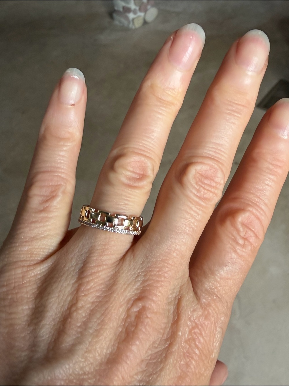 NWOT Gold and Silver Linked Band Ring with PavΓ© Accent - Size 6.75
